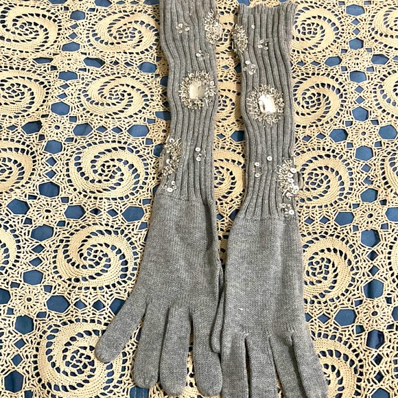 IMAN Embellished Gloves - Picture 1 of 6